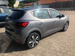 Grau Neu 2025 Dacia Sandero Expression Kleinwagen | 16.490 € (Guter Preis)