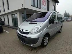 Silber Gebraucht 2011 Opel Vivaro Van | 8.790 € (Teuer)