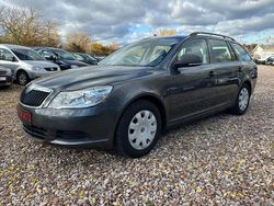 Grau Gebraucht 2010 Skoda Octavia Classic Kombi | 5.490 € (Etwas zu teuer)