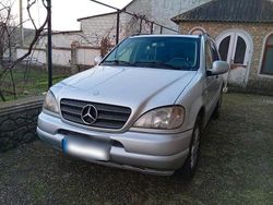 Silber Gebraucht 2001 Mercedes ML270 SUV | 4.299 €