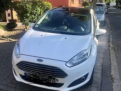 Weiß Gebraucht 2016 Ford Fiesta Titanium Kleinwagen | 6.200 € (Guter Preis)