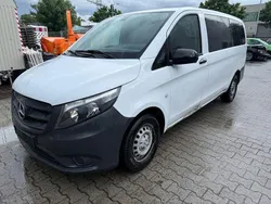 Weiß Gebraucht 2018 Mercedes Vito Van / Kleinbus | 9.500 €