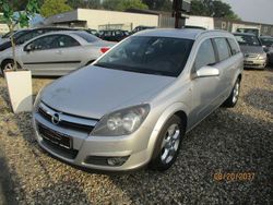Silber Gebraucht 2005 Opel Astra Elegance Limousine | 2.499 € (Etwas zu teuer)