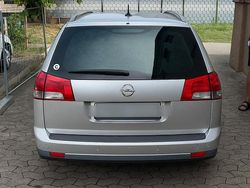 Grau Gebraucht 2005 Opel Vectra Edition Kombi | 1.600 € (Guter Preis)