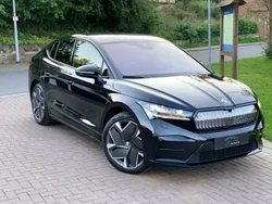 Schwarz Gebraucht 2022 Skoda Enyaq iV Suite SUV | 46.590 € (Etwas zu teuer)