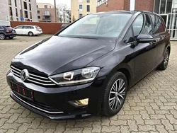 Schwarz Gebraucht 2018 VW Golf Sportsvan Sound Van / Kleinbus | 9.222 €
