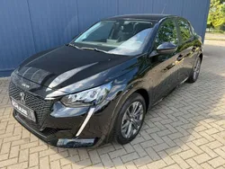 Schwarz Gebraucht 2021 Peugeot e-208 Active Kleinwagen | 14.990 € (Fairer Preis)