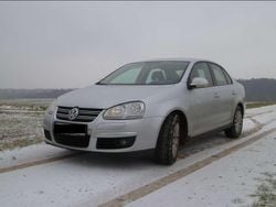 Silber Gebraucht 2009 VW Jetta Trendline Limousine | 3.900 € (Fairer Preis)