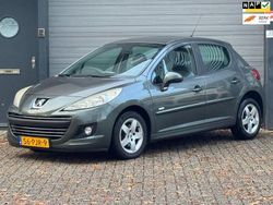 Grau Gebraucht 2011 Peugeot 207 Limousine | 1.950 € (Guter Preis)
