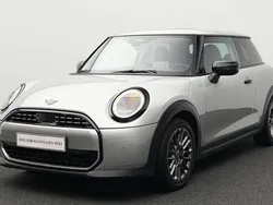 Grau Gebraucht 2024 Mini Cooper Classic Kleinwagen | 27.445 € (Fairer Preis)