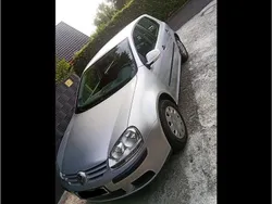 Silber Gebraucht 2005 VW Golf V Comfortline Limousine | 3.500 € (Etwas zu teuer)