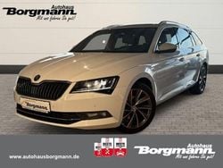 Moonweiss metallic Gebraucht 2016 Skoda Superb LAURIN & KLEMENT Kombi | 22.990 € (Fairer Preis)