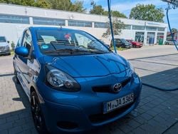 Blau Gebraucht 2009 Toyota Aygo Kleinwagen | 5.500 € (Etwas zu teuer)