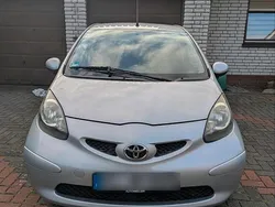 Grau Gebraucht 2008 Toyota Aygo Kleinwagen | 2.200 € (Fairer Preis)