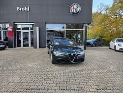 Grün Gebraucht 2021 Alfa Romeo Giulia Super Limousine | 29.900 € (Etwas zu teuer)