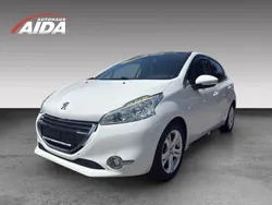 Weiß Gebraucht 2015 Peugeot 208 Allure Kleinwagen | 7.490 € (Fairer Preis)