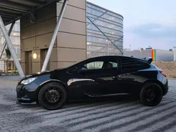 Schwarz Gebraucht 2012 Opel Astra GTC Coupé | 6.100 € (Etwas zu teuer)