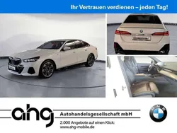 Weiß Gebraucht 2024 BMW 520 M Sport Limousine | 54.930 € (Superpreis)