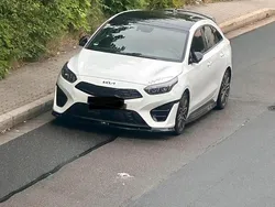 Weiß Gebraucht 2024 Kia ProCeed GT 2 Kleinwagen | 30.900 € (Fairer Preis)
