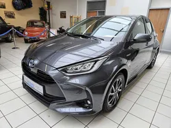Marlingrau metallic Gebraucht 2021 Toyota Yaris Hybrid Team Kleinwagen | 18.990 € (Fairer Preis)