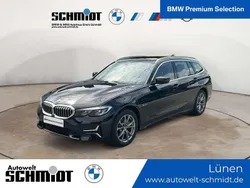 Schwarz uni Gebraucht 2022 BMW 320e Luxury Line Kombi | 26.190 € (Fairer Preis)