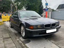 Grau Gebraucht 1994 BMW 740 Limousine | 8.000 €