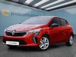 Rot Gebraucht 2025 Renault Clio V Kleinwagen | 16.949 € (Guter Preis)