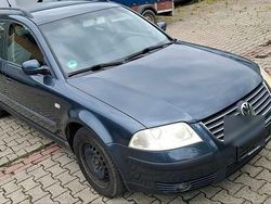 Blau Gebraucht 2001 VW Passat Kombi | 1.500 € (Fairer Preis)