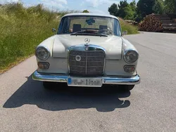 Grau Gebraucht 1966 Mercedes 230 Limousine | 13.900 €