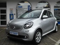 Weiß (metallic) Gebraucht 2015 Smart ForFour Limousine | 8.990 € (Fairer Preis)