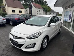 Weiß Gebraucht 2015 Hyundai i30 Edition Limousine | 8.900 € (Guter Preis)