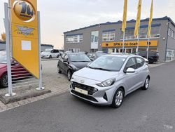 Silber Gebraucht 2021 Hyundai i10 Trend Kleinwagen | 11.900 € (Guter Preis)
