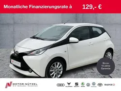 Weiß Gebraucht 2017 Toyota Aygo X-play Kleinwagen | 9.930 € (Fairer Preis)