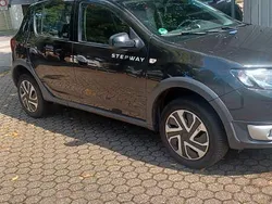 Schwarz Gebraucht 2017 Dacia Sandero Essentiel Kleinwagen | 6.200 € (Guter Preis)
