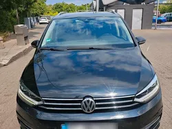 Schwarz Gebraucht 2017 VW Touran Van / Kleinbus | 15.500 € (Fairer Preis)