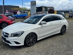 Weiß Gebraucht 2016 Mercedes CLA180 Shooting Brake Urban Kombi | 18.299 € (Fairer Preis)