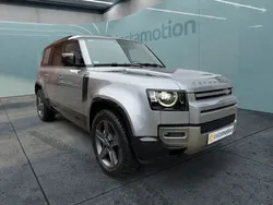 Grau Gebraucht 2024 Land Rover Defender SE Dynamic SUV | 84.600 € (Superpreis)