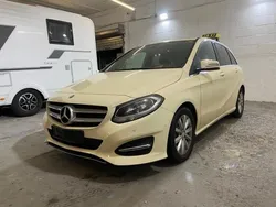 Beige Gebraucht 2017 Mercedes B180 Van / Kleinbus | 4.990 € (Guter Preis)