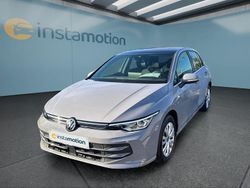 Grau Gebraucht 2024 VW Golf VIII Kleinwagen | 31.749 € (Teuer)
