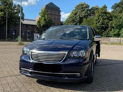 Blau Gebraucht 2012 Chrysler Grand Voyager Limited Van / Kleinbus | 12.000 € (Fairer Preis)