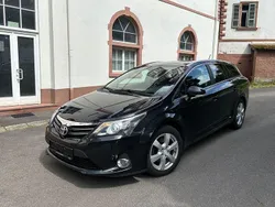 Schwarz Gebraucht 2012 Toyota Avensis Executive Kombi | 6.400 € (Fairer Preis)