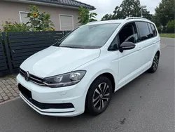 Weiß Gebraucht 2019 VW Touran IQ Drive Van / Kleinbus | 20.900 € (Superpreis)