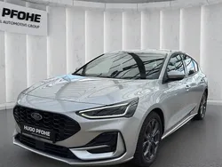 Silber Gebraucht 2024 Ford Focus ST-Line X Limousine | 24.890 € (Guter Preis)