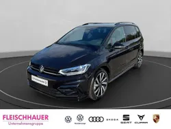 Schwarz Gebraucht 2024 VW Touran Highline Van / Kleinbus | 47.990 €