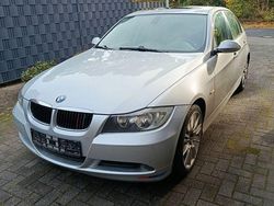Schwarz Gebraucht 2006 BMW 318 Sport Line Limousine | 3.300 € (Fairer Preis)