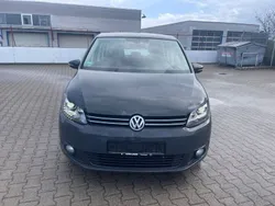 Grau Gebraucht 2015 VW Touran Trendline Van / Kleinbus | 10.999 € (Guter Preis)