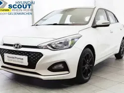 Weiß Gebraucht 2018 Hyundai i20 Limousine | 10.970 € (Fairer Preis)