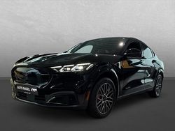 Schwarz (absolute black) Neu 2026 Ford Mustang Mach-E Premium SUV | 50.575 € (Guter Preis)
