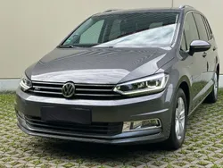 Grau Gebraucht 2016 VW Touran Highline Van / Kleinbus | 18.990 € (Fairer Preis)
