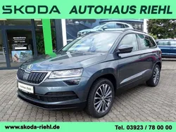 Quarzgrau metallic Gebraucht 2020 Skoda Karoq Style SUV | 26.960 € (Fairer Preis)